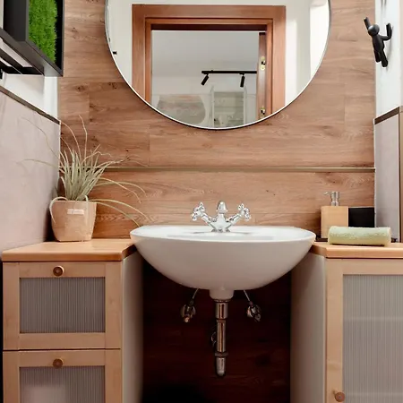 Raffineria Downtown X 2 Trieszt